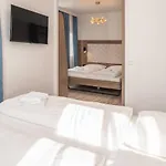 Floeckner Bed & Breakfast 4*