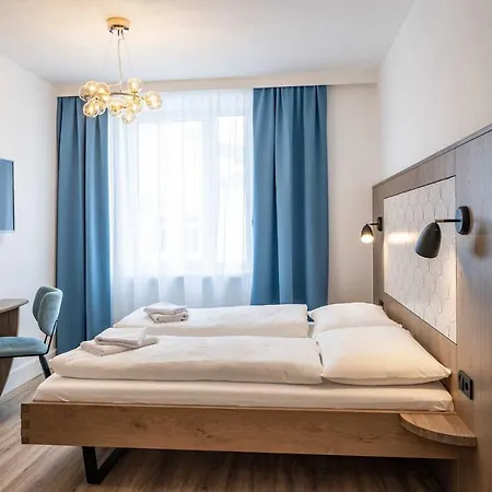 Floeckner Panzió 4*