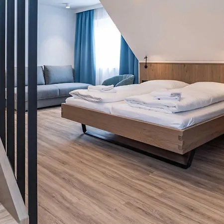 Floeckner 4*