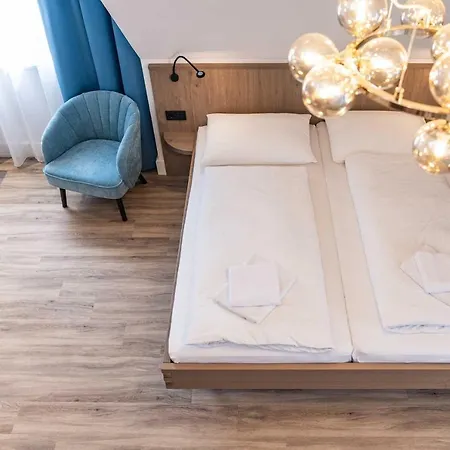 Floeckner Bed & Breakfast 4*