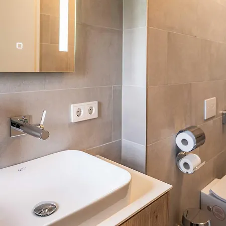 Floeckner Panzió 4*