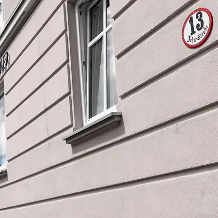 Bed & Breakfast Floeckner 4*