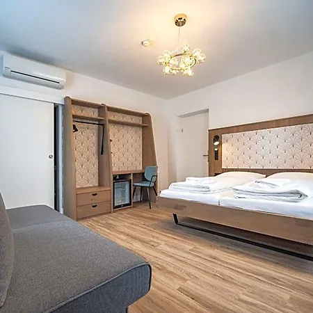 Nocleg ze śniadaniem Floeckner 4*