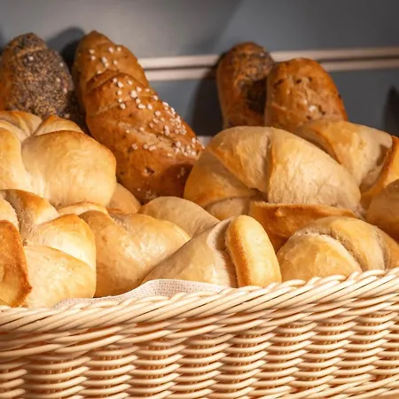 Oda ve Kahvaltı Floeckner 4*