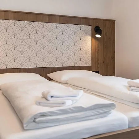 住宿加早餐酒店 Floeckner